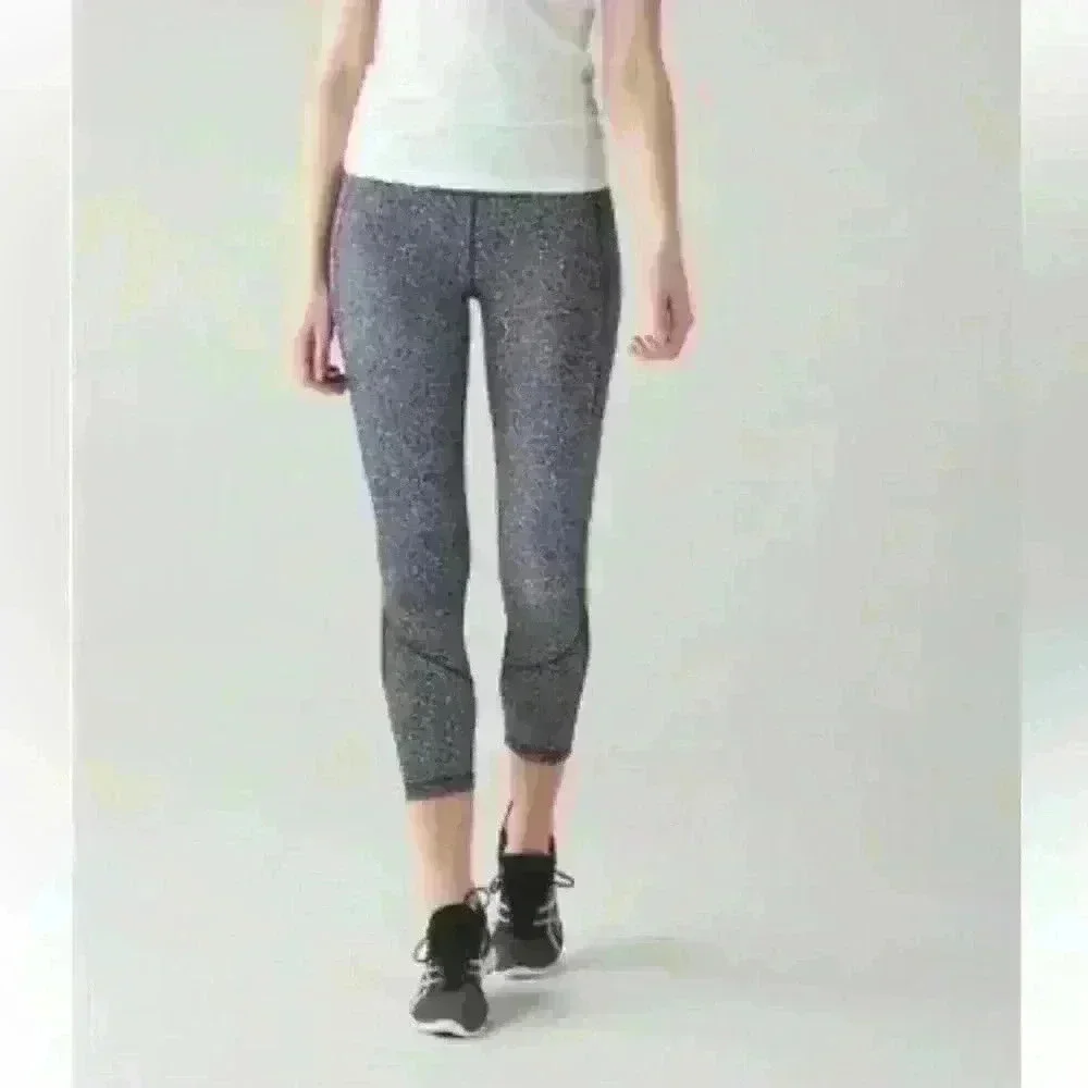 Lululemon Leggings, size 4